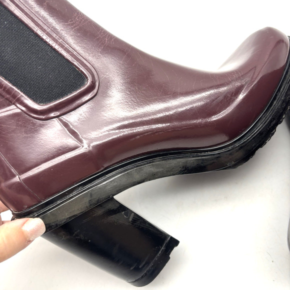 Deadstock Hunter Maroon on Black Block Heel Patent Rubber Ankle Boots Women's 7 - Picture 14 of 16